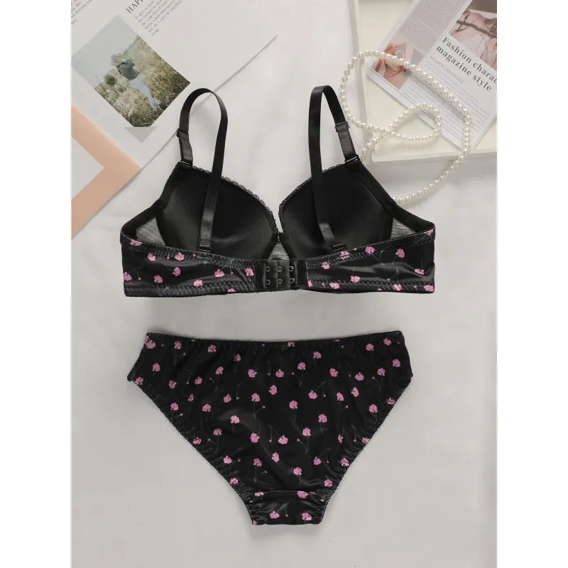Women's Minimalist Lingerie Set – Soft Bra & Panty for Everyday Elegance
